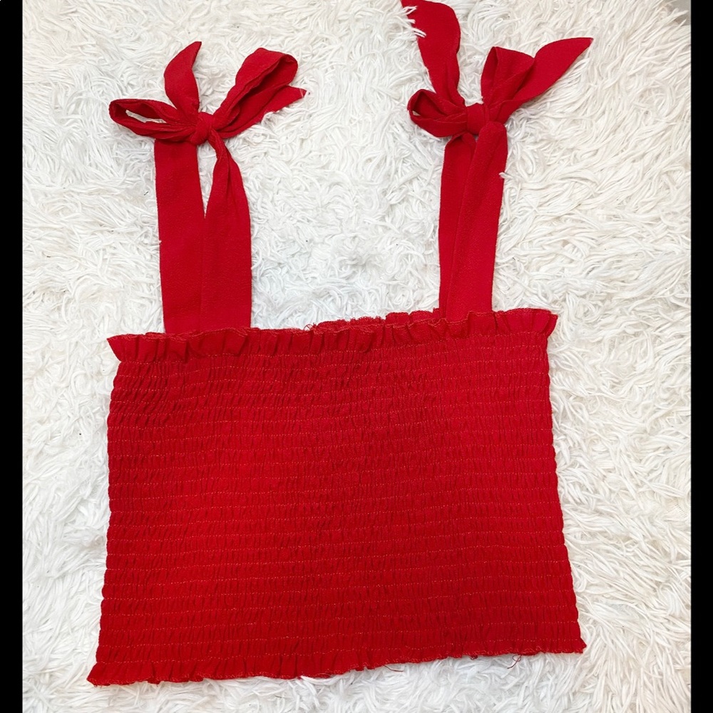 Red crop top ✨ 4/$20
